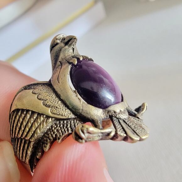 Ornate Eagle Ring w Purple Glass Stone - Picture 3 of 6
